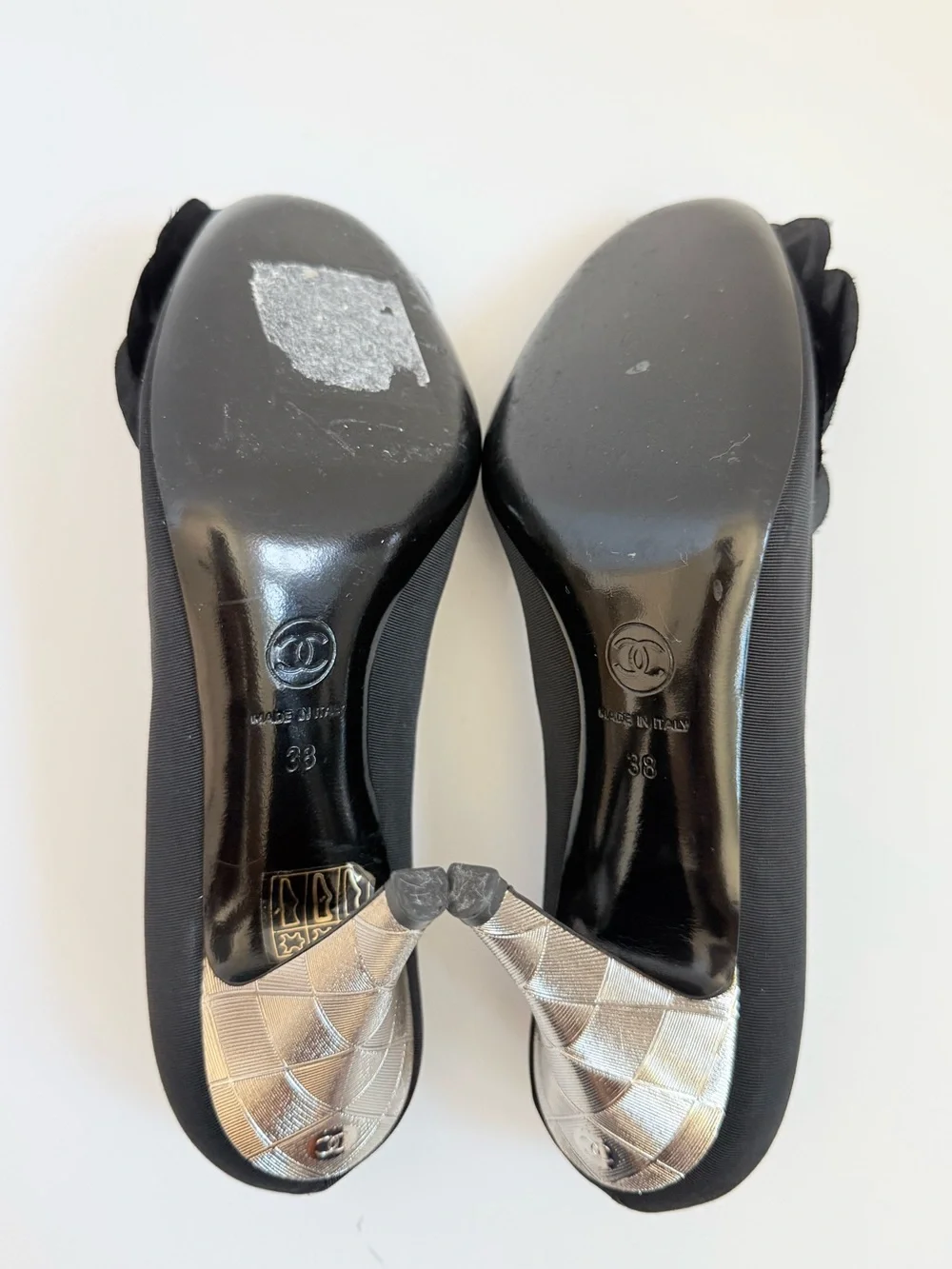 Chanel G27473 Camellia Flower Satin Pumps Silver CC Heels Karl Era EU 38